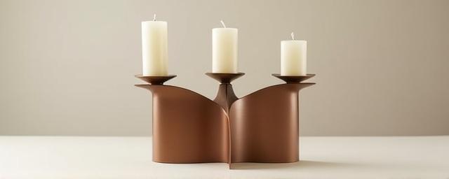 Minimalistisk lysestage i bronze design