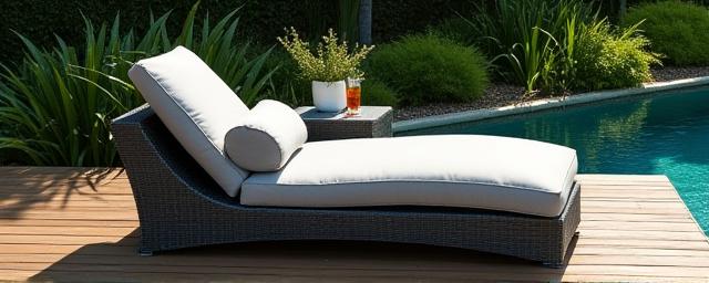 Moderne udendørs loungestol i flet
